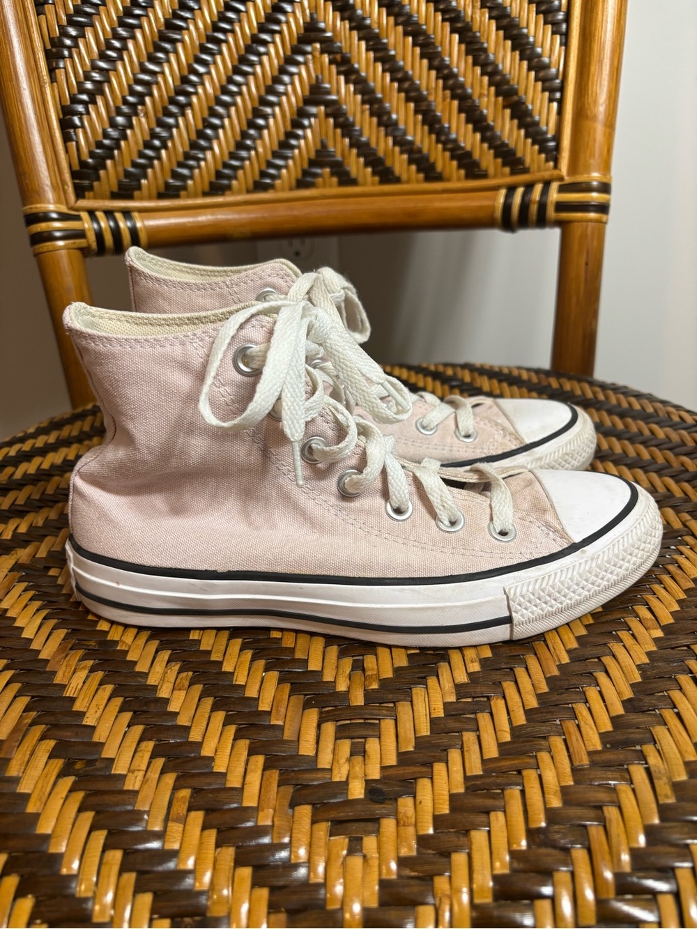 Converse All Star High Top Sneakers Pink Women’s 6